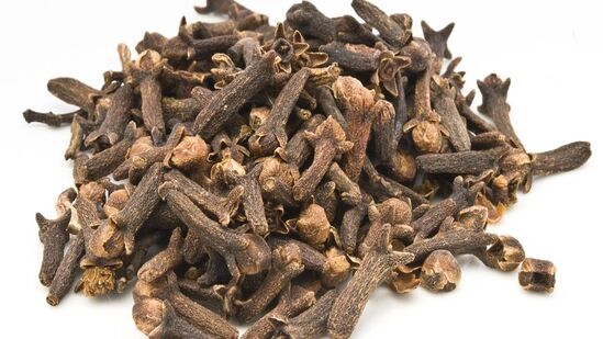 Clove Benefits: மருத்துவ குணம் நிறைந்த கிராம்பு..வாயு பிரச்சனைகள் முதல் நீரிழிவு நோய் வரை சரிசெய்யும் கிராம்புகள்..!