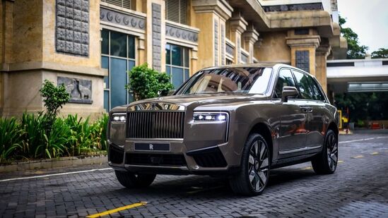 Rolls-Royce: ரோல்ஸ் ராய்ஸின் புதிய மாடல் முதன்முறையாக சென்னையில் அறிமுகம்..விலை எவ்வளவு தெரியுமா?