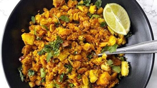 Bread Upma: இனி உப்புமா செய்ய ரவை தேவையில்லை! பிரட் மட்டும் போதும்! செம ரெசிபி!

