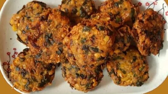 Spinach Vadai: இரும்புச் சத்து நிறைந்த முருங்கை கீரை வடை செய்யும் ஈஸி ரெஸிபி! ஈவினிங் ஸ்நாக்ஸ்க்கு பெஸ்ட் சாய்ஸ்! 