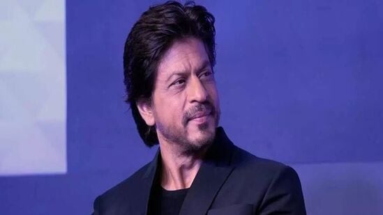 Shah Rukh Khan: சினிமாவிலிருந்து ரிட்டெயர்மெண்ட்.. மாஸாக பதில் சொன்ன ஷாருக்கான்! வாயை மூடிய கரண் ஜோஹர்