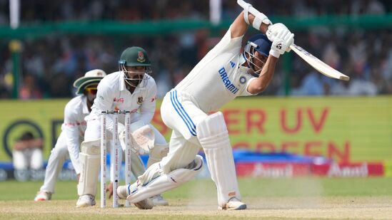 India vs Bangladesh 2nd Test: செவ்வாய்க்கிழமை கிரீன் பார்க்கில் நடந்த இரண்டாவது மற்றும் இறுதி டெஸ்டின் ஐந்தாவது நாளில் இந்தியா பங்களாதேஷை மொத்தம் 146 ரன்களுக்கு சுருட்ட உதவுகிறது.