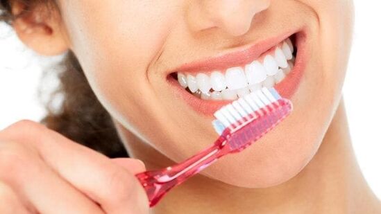 Oral Health: 'இந்தத் தவறை செய்தால் தொண்டை புற்றுநோய் வரலாம்'-வெளியான பகீர் ரிப்போர்ட்(Shutterstock)