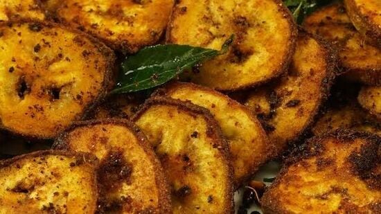 Banana Fry: வாய் ஊற வைக்கும் வாழைக்காய் வறுவல்! சட்டுனு செய்யலாம்! ஈஸியான ரெசிபி இங்க!