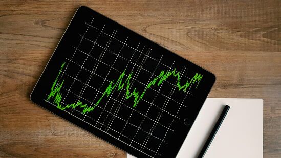 Stocks to Buy Today: 'ஒரு தடவை முடிவு பண்ணிட்டா.. பின்வாங்கக் கூடாது'-இன்று 5 பங்குகளை வாங்க நிபுணர் பரிந்துரை