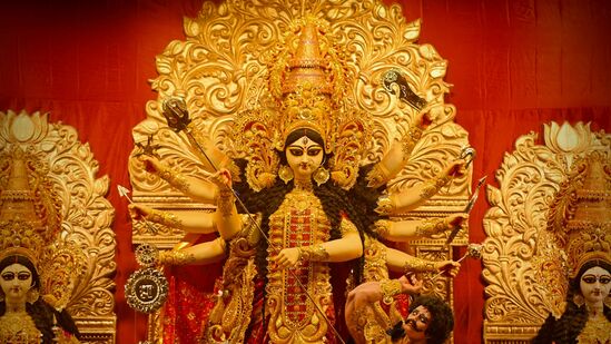 Durga Pooja: துர்கா பூஜை எப்போது தொடங்குகிறது? அதன் முக்கியத்துவம் மற்றும் வழிபடும் முறைகள்