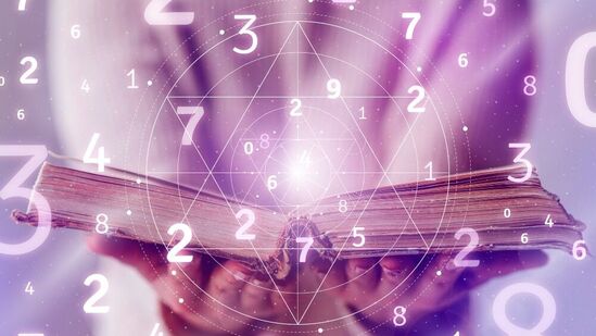 Numerology : அதிர்ஷ்டம் உங்களுக்கு சாதகமா.. நல்ல செய்தி காத்திருக்கு.. நாளை அக்.5 உங்களுக்கான எண் கணித பலன்கள் இதோ!