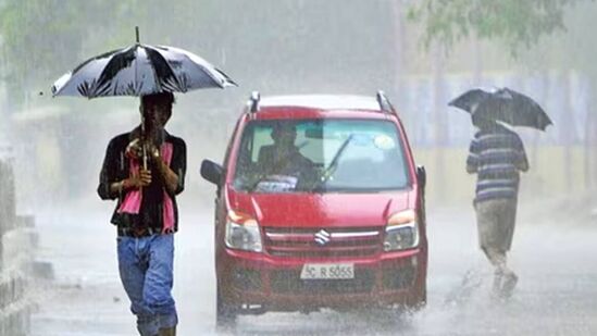 TN Weather Update: தமிழகத்தில் புதுக்கோட்டை, தஞ்சாவூர் உள்ளிட்ட 20 மாவட்டங்களில் இன்று கனமழை பெய்ய வாய்ப்பு இருப்பதாக சென்னை வானிலை ஆய்வு மையம் அறிவித்துள்ளது.