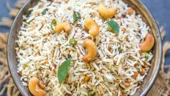 Coconut Milk Pulao : தேங்காய்ப்பாலில் சுவையான புலாவ் செய்யமுடியும்! அது எப்படி என்று பாருங்க! ருசித்து மகிழுங்கள்!