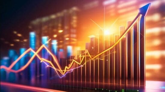 NSE SME இல் அறிமுகமான ஆறு மாதங்களில் ப்ளூ பெப்பிள் பங்குகள் 126% உயர்ந்தன. உச்சத்தில் இருந்து 5.5% சரிவு இருந்தபோதிலும், அக்டோபரில் 18% வளர்ச்சி உட்பட பங்கு குறிப்பிடத்தக்க லாபங்களைக் காட்டியுள்ளது. IPO பெரிதும் அதிகமாக சப்ஸ்கிரைப் செய்யப்பட்டது.