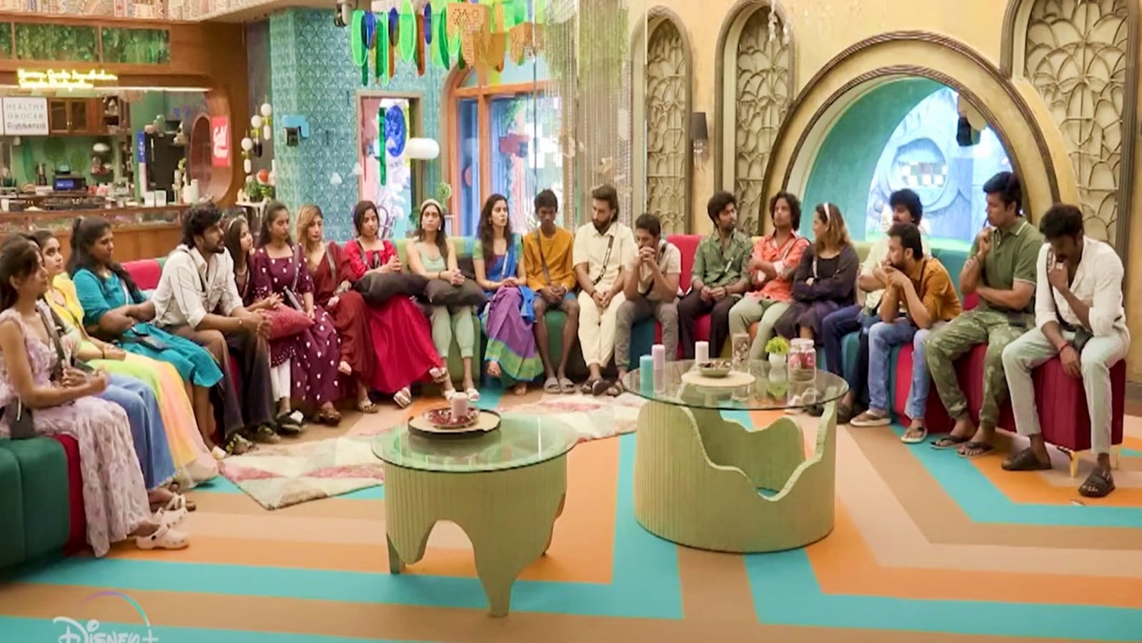 எல்லாம் ஸ்ட்ரெயிட் அட்டாக் தான்.. வந்த உடன் வம்புக்கு இழுக்கும் போட்டியாளர்கள்.. தொடங்கியது 5வது வார நாமினேஷன்