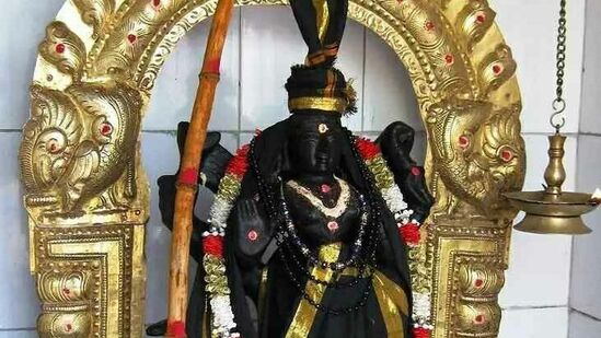 மீனம்தீபாவளிக்கு பிறகு வரும் நேரம் அற்புதமாக இருக்கும். இக்கட்டான சூழ்நிலைகளில் இருந்து நிவாரணம் பெறுவீர்கள். சில புதிய ஆச்சரியங்கள் காத்திருக்கின்றன. இந்த நேரத்தில் நீங்கள் உங்கள் காதல் வாழ்க்கை மற்றும் தொழில் வாழ்க்கையில் கவனம் செலுத்த வேண்டும். புதிதாக விஷயங்களைத் தொடங்க முயற்சிக்க வேண்டும். வியாபாரம் செய்ய சாதகமான சூழ்நிலை அமையும்.&nbsp;