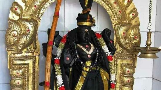 மீனம் தீபாவளிக்கு அடுத்த காலம் அற்புதமாக இருக்கும். கடினமான சூழ்நிலைகளில் இருந்து நிவாரணம் பெறுவீர்கள். &nbsp;இந்த நேரத்தில் நீங்கள் உங்கள் காதல் வாழ்க்கை மற்றும் தொழில் வாழ்க்கையில் கவனம் செலுத்த வேண்டும். நீங்கள் புதிதாக விஷயங்களைத் தொடங்க முயற்சிக்க வேண்டும். வியாபாரம் செய்வதற்கு சாதகமான சூழல் நிலவும்.