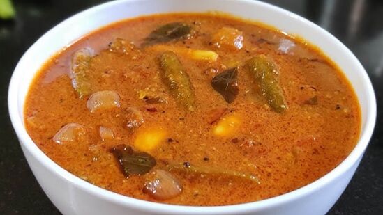 கோவக்காய் குழம்பு; சாதத்தில் பிசைந்து சாப்பிட சுவை அள்ளும்; இட்லி, தோசைக்கும் பொருந்தும்! கோவக்காய் குழம்பு; சாதத்தில் பிசைந்து சாப்பிட சுவை அள்ளும்; இட்லி, தோசைக்கும் பொருந்தும்!