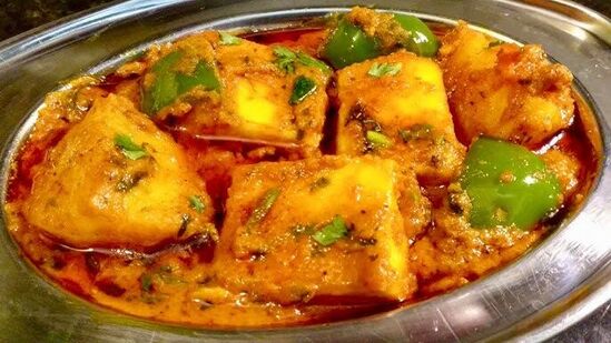 ஒரு முறை டேஸ்ட் பண்ணி பாருங்க.. அப்புறம் விடமாட்டீங்க.. உருளைக்கிழங்கு பன்னீர் மசாலா இப்படி செய்யுங்க! ஒரு முறை டேஸ்ட் பண்ணி பாருங்க.. அப்புறம் விடமாட்டீங்க.. உருளைக்கிழங்கு பன்னீர் மசாலா இப்படி செய்யுங்க!