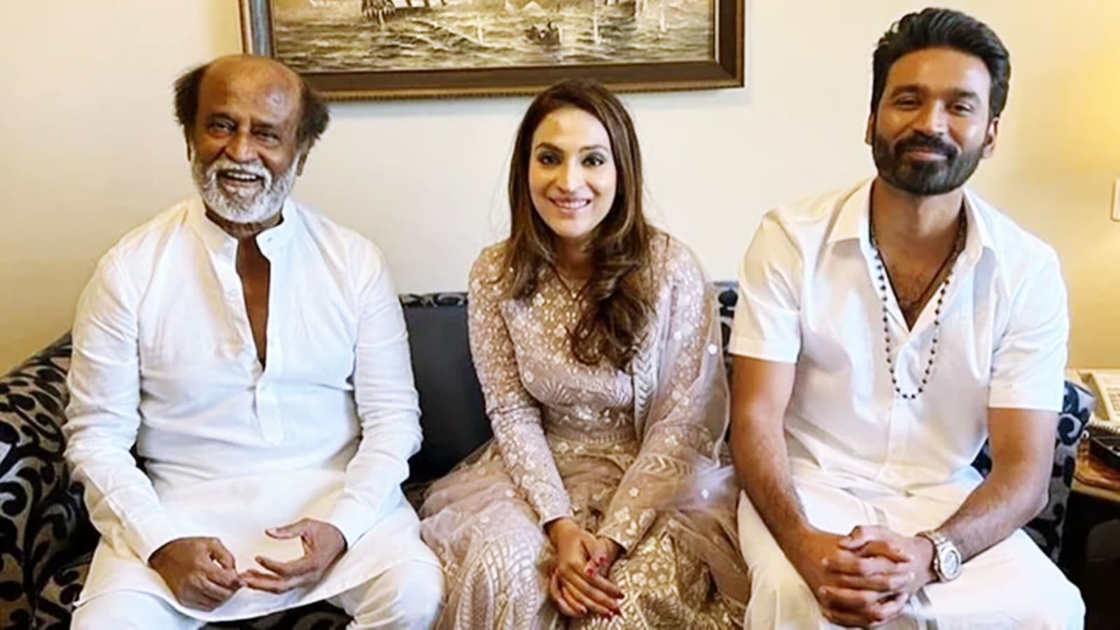 "தனுஷ் விவாகரத்துக்கு லதா ரஜினி தான் காரணம்! சொத்துக்கு ஆசைப்பட்டு மகளின் வாழ்க்கையில் விளையாடினார்" - பத்திரிகையாளர்