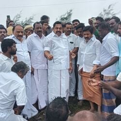 <p>எதிர்கட்சி தலைவரும், அதிமுக பொதுச் செயலாளருமான எடப்பாடி பழனிசாமி, ஃபெஞ்சல் புயலால் பாதிக்கப்பட்ட விழுப்புரம் மாவட்டம் மயிலம் ஒன்றியம் பாதிராபுலியூரில் ஆய்வு மேற்கொண்டார்</p>