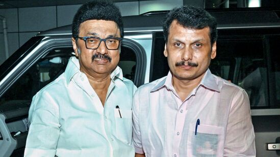 இந்த கேள்விகள் தொடர்பாக, அமைச்சர் செந்தில் பாலாஜி பதிலளிக்க உத்தரவிட்ட உச்சநீதிமன்ற நீதிபதிகள், வழக்கு விசாரணையை டிசம்பர் 13 ம் தேதிக்கு ஒத்தி வைத்தனர்.