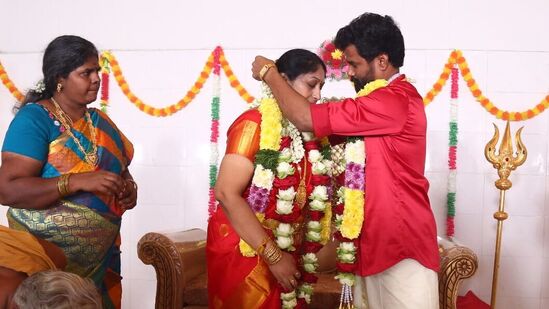 நிம்மதி, சந்தோசத்தை தொலைத்துவிடுவீர்கள். உங்களை படைத்த சக்தி, இந்த பூமியில் நீங்கள் இருக்க அந்த சக்தி தான் காரணம். அந்த சக்திக்கு கட்டுப்பட்டு, அது இயக்கும் வழியில் நீங்கள் இயங்கினால் தான், சந்தோசமாக வாழ முடியும். அப்போ தான், உங்களை மற்றவர்கள் ஆட்டி விக்க முடியாது. நீங்கள் ஆனந்தமாக வாழ்வதை தடுக்க முடியாது. நீங்கள் எதுக்கு வந்தீங்களோ, அதை சந்தோசமா செய்து, வாழ்க்கையை கொண்டாட்டமா வாழ்வீர்கள்.