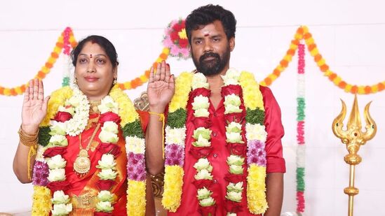 &nbsp;நீங்கள் சக்தி வழியில் வாழ்ந்தால், உங்களைப் பார்த்து மற்றவர்கள் பொறாமை தான் பட முடியும். வன்மத்தை தான் அவர்கள் கக்க முடியும். நீங்கள் இங்கே மகாராணியா.. மகாராஜாவா வாழ்ந்துட்டு இருப்பீங்க. வெளியில் இருந்து பார்ப்பவர்களுக்கு நீங்கள் திமிராக தோன்றும்.&nbsp;