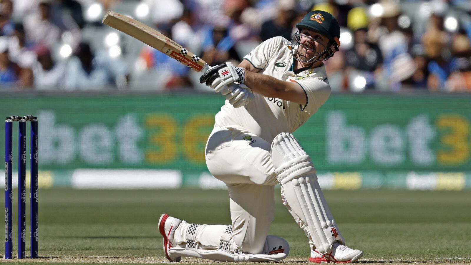 அதிவேக சதமடித்த ஹெட்.. பவுலிங்கில் பும்ரா, சிராஜ் மிரட்டல்! தோல்வியை தவிர்க்கும் நெருக்கடியில் இந்தியா பேட்ஸ்மேன்கள்