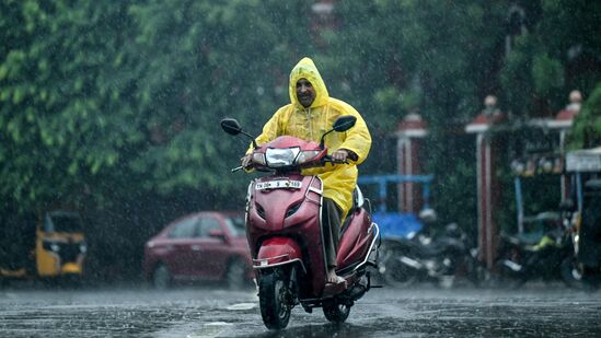 கிருஷ்ணகிரி, திருவண்ணாமலை, விழுப்புரம் மாவட்டங்களில் இன்று இரவு மழை பெய்ய வாய்ப்பு