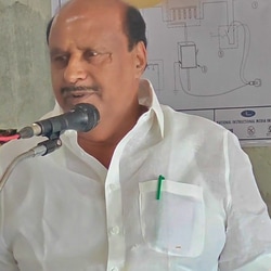 சிறுமலை வாழைப்பழம் வாங்கி கொடுத்து நீதிமன்றத்துக்கு அனுமதி - எம்எல்ஏ பேச்சால் சிரிப்பலை