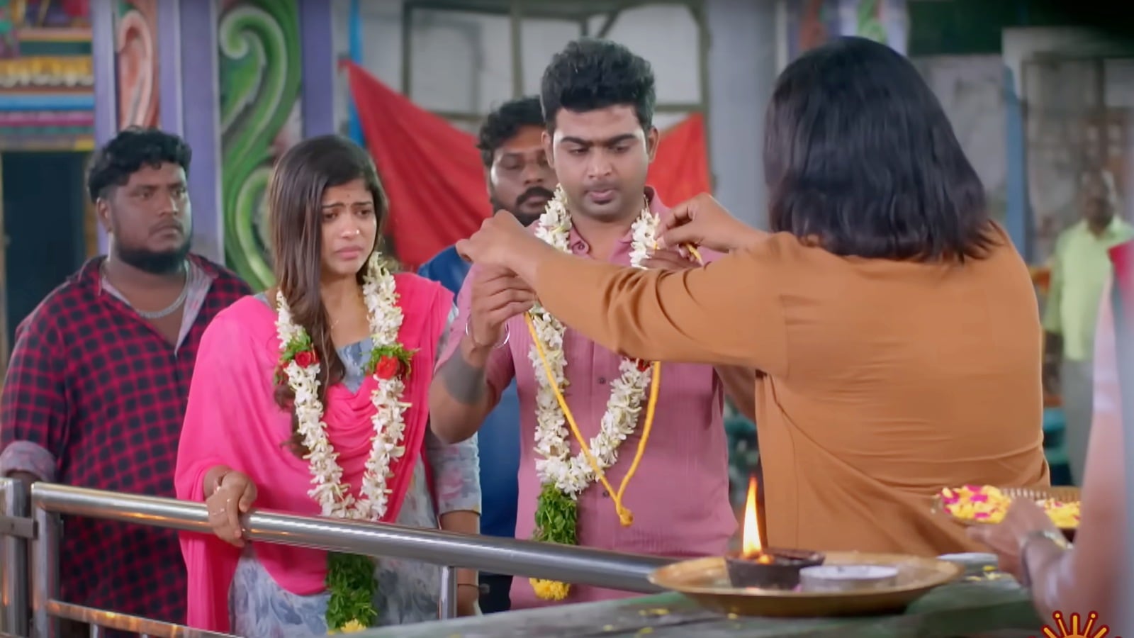 தாலி கட்ட தயாரான அன்பு.. துரத்தும் சொந்தங்கள்.. தடுப்பாறா கயல்? கயல் சீரியல் அப்டேட்