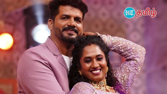 ‘’டைரியில் டேட் எல்லாம் போட்டு, எந்த ஊர், எந்த நாடகம்னு எல்லாம் எழுதிவைச்சிருப்பேன். இவர் அதைப் பார்த்திட்டு, கொஞ்சம் ஃப்ரீயாக இருக்கமுடியலைன்னு, சும்மா நாடகம் இருக்குன்னு எழுதிவைச்சிடுவார். அப்படி ஏமாத்துவார்.என் முதல் பையனும் இவரும் தான் ரொம்ப அட்டாச்மென்ட்டாக இருப்பாங்க. நான் கர்ப்பமாக இருக்கும்போது மயங்கி விழுந்திடுவேன். அப்போது எல்லாம் ஒரு ரூபாய் காயின் போன் தான். அவர் நம்பருக்கு ஒரு ரூபாய் காயின்போனில் பேசி தகவல் சொல்வான், பெரியவன். இவர் வந்து பார்ப்பார்''.