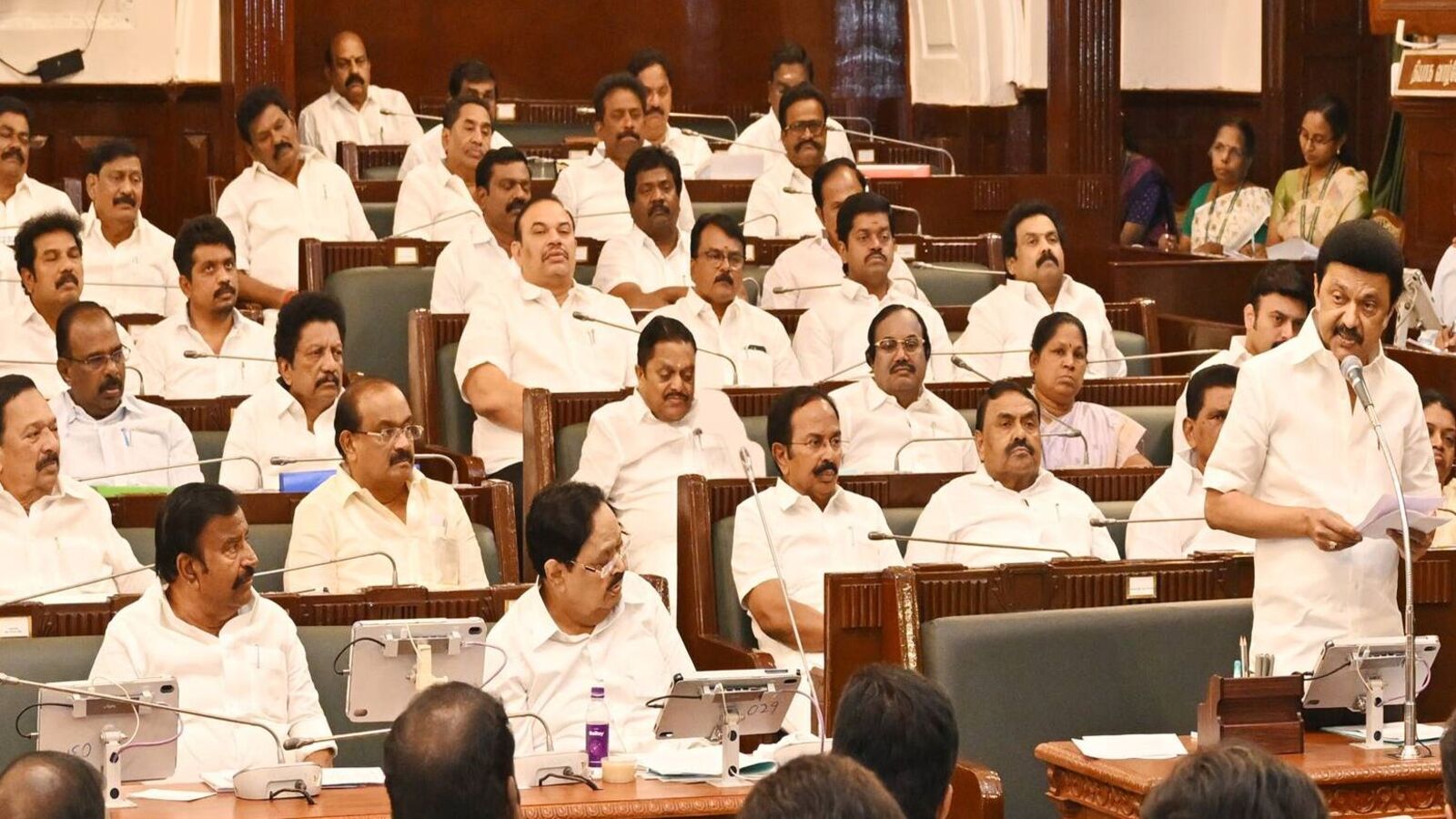 TN Assembly: சரமாரியாக கேள்வி எழுப்பிய எம்எல்ஏக்கள்.. அசால்டாக பதிலளித்த அமைச்சர்கள்.. பேரவையில் இன்று நடந்தது என்ன?