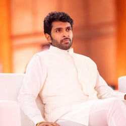 <p>ஆனால் விக்ரம் பிரபு சந்திரமுகி படத்தின் படப்பிடிப்பு காலகட்டத்தில் இருந்தே சினிமாவில் இருந்து வருகிறார். லண்டனில் படித்துக் கொண்டிருந்த இவர் சந்திரமுகி படத்திற்காக இந்தியா திரும்பியுள்ளார்.&nbsp;<br>&nbsp;</p>