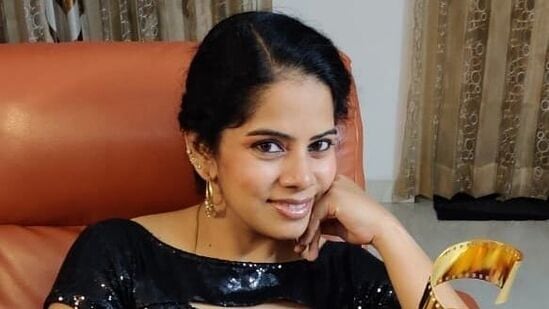 நாம் கொடுக்கும் இடம்தான்நாம் எப்படி மற்றவர்களிடம் எப்படி நடந்து கொள்கிறோமோ அப்படித்தான் அவர்கள் நம்மிடம் நடந்து கொள்வார்கள். நான் பொதுவாகவே யாரையும் அவ்வளவு சீக்கிரம் என்னுடைய நண்பராக ஏற்றுக் கொள்ள மாட்டேன். எல்லோரிடம் ஒரு குறிப்பிட்ட இடைவெளியை எப்போதும் நான் கடைப்பிடிப்பேன்.ஒருவர் நமக்கு முன்வந்து அட்வைஸ் கொடுக்கிறார். என்றால், அந்த இடத்தை நாம் முதலில் கொடுத்து இருக்கிறோம்.&nbsp;