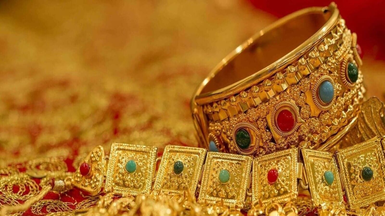 Gold Rate Today: உறைந்து நின்ற தங்கம் விலை! இப்போ விட்டா எப்போ? இன்றைய தங்கம் மற்றும் வெள்ளி விலை நிலவரம்!