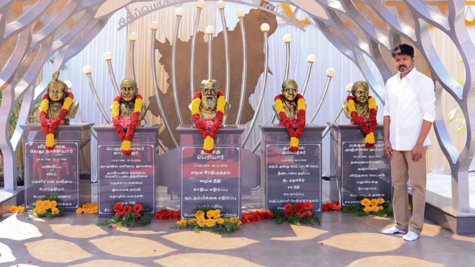 2ம் ஆண்டில் தவெக! 5 கொள்கைத் தலைவர்கள் சிலையை திறந்த விஜய்!