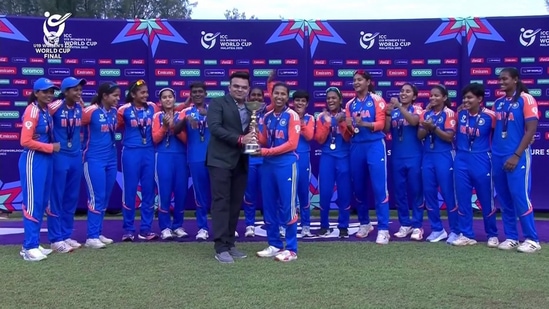 India vs South Africa: யு-19 மகளிர் டி20 உலகக் கோப்பை கிரிக்கெட்.. சாம்பியன் பட்டத்தை தக்க வைத்தது இந்தியா! India vs South Africa: யு-19 மகளிர் டி20 உலகக் கோப்பை கிரிக்கெட்.. சாம்பியன் பட்டத்தை தக்க வைத்தது இந்தியா!