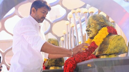 மண்ணை கட்டியாண்ட பேரசி வேலுநாச்சியார், எங்கள் கொள்கை வழிகாட்டி, இந்த மண்ணுக்காக போராடிய புரட்சியாளர் அவர். அடுத்தாக இந்த மண்ணின் முன்னேற்றத்திற்காக பாடுபட்ட அஞ்சலையம்மாள் ஆகியோர் எங்கள் கொள்கை தலைவர்கள்” என விஜய் பேசி இருந்தார்.&nbsp;