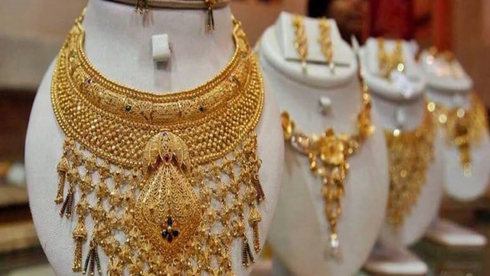 Gold Rate Today: தொடர்ந்து அதிர்ச்சி அளிக்கும் தங்கத்தின் விலை.. 2வது நாளாக தாறுமாறாக உயர்வு.. இன்றைய நிலவரம் என்ன?