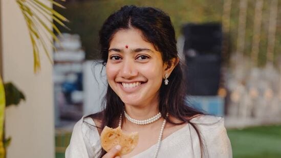 Sai pallavi: ‘விஜய் சாரோட டான்ஸ்ல அப்படி ஒரு கிரேஸ் இருக்கும்’.. அவரும் சிம்ரன் மேமும் ஆடும் போது’ - சாய் பல்லவி பேட்டி Sai pallavi: ‘விஜய் சாரோட டான்ஸ்ல அப்படி ஒரு கிரேஸ் இருக்கும்’.. அவரும் சிம்ரன் மேமும் ஆடும் போது’ - சாய் பல்லவி பேட்டி