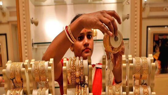 Gold Rate Today: ’நிற்காமல் உயரும் தங்கம் விலை!’ இன்றைய தங்கம் மற்றும் வெள்ளி விலை நிலவரம்! Gold Rate Today: ’நிற்காமல் உயரும் தங்கம் விலை!’ இன்றைய தங்கம் மற்றும் வெள்ளி விலை நிலவரம்!