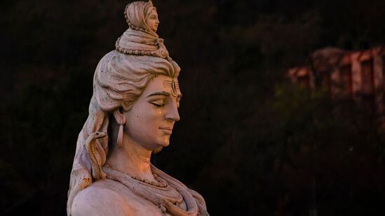 மகா சிவராத்திரியான இன்று விரதம் இருப்பதால், பணப் பிரச்சனைகள் நீங்க செல்வம் பெருகும் என்பது நம்பிக்கையாக இருந்து வருகிறது மகா சிவராத்திரியான இன்று விரதம் இருப்பதால், பணப் பிரச்சனைகள் நீங்க செல்வம் பெருகும் என்பது நம்பிக்கையாக இருந்து வருகிறது