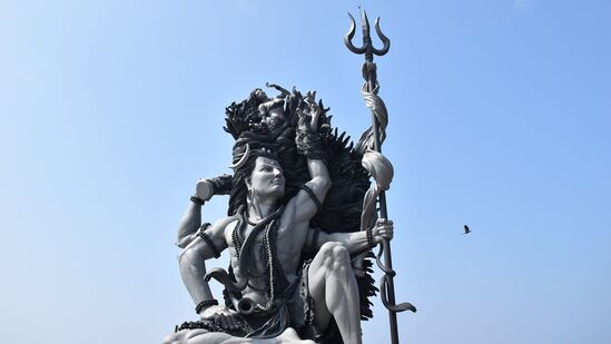 மகா சிவராத்திரியான இன்று விரதம் இருப்பதால், தீய சக்திகள் விலகி விடும் என்பதும் நம்பிக்கையாக இருந்து வருகிறது மகா சிவராத்திரியான இன்று விரதம் இருப்பதால், தீய சக்திகள் விலகி விடும் என்பதும் நம்பிக்கையாக இருந்து வருகிறது