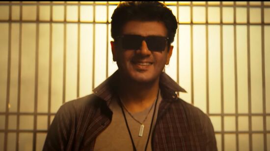 Good Bad Ugly Ajith : குட் பேட் அக்லி திரைப்படத்தின் டீசரில் தோன்றும் இந்த புகைப்படம், அஜித்தின் இமேஜ்ஜை வேறு ஒரு ரகத்தில் காட்டுகிறது. மங்கத்தா, வில்லன் படங்களின் தோன்றும் அஜித் போல, இந்த காட்சியில் அஜித் தோன்றுகிறார்.