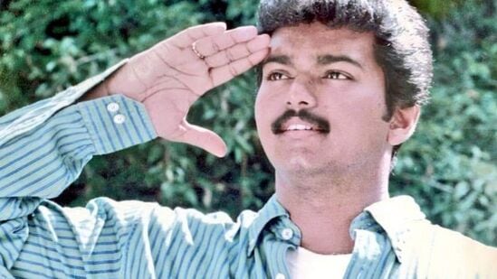 நான் கதை சொல்லி இரண்டு நிமிடம் ஆகி இருக்கும். விஜய் மேற்கொண்டு சொல் என்றார்.சிறிது நேரம் கதை சொன்னேன் மேற்கொண்டு சொல் என்றார். மேலும் சொன்னேன். கதையை சொன்னேன். தொடர்ந்து நான் தேசிய விருது பெற்ற என்னுடைய குறும்படத்தையும் விஜய்யிடம் காண்பித்தேன். அது அவருக்கு மிகவும் பிடித்து விட்டது