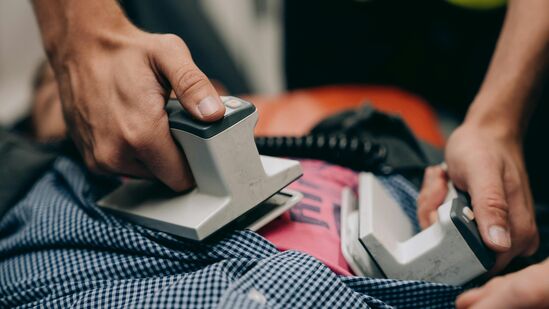 Cardiac Arrest : ‘சர்க்கரை நோயாளிகளுக்கு இதயத் தாக்குதல் ஏற்பட வாய்ப்பு அதிகம்’ மருத்துவர் தரும் முழு விளக்கம்! Cardiac Arrest : ‘சர்க்கரை நோயாளிகளுக்கு இதயத் தாக்குதல் ஏற்பட வாய்ப்பு அதிகம்’ மருத்துவர் தரும் முழு விளக்கம்!