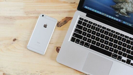 ஆன்லைன் ஷாப்பிங் தளமான பிளிப்கார்ட்டில் வாடிக்கையாளர்களுக்கான பிக் சேவிங் டேஸ் விற்பனை தொடங்கியுள்ளது, இந்த நேரத்தில் ஐபோன் மாடல்களில் சிறப்பு தள்ளுபடிகள் வழங்கப்படுகின்றன. வாடிக்கையாளர்கள் சில மாடல்களை ரூ .10,000 வரை தள்ளுபடியுடன் நேரடியாக வாங்கலாம். சிறப்பு சலுகை விவரங்களை இங்கே பாருங்கள். ஆன்லைன் ஷாப்பிங் தளமான பிளிப்கார்ட்டில் வாடிக்கையாளர்களுக்கான பிக் சேவிங் டேஸ் விற்பனை தொடங்கியுள்ளது, இந்த நேரத்தில் ஐபோன் மாடல்களில் சிறப்பு தள்ளுபடிகள் வழங்கப்படுகின்றன. வாடிக்கையாளர்கள் சில மாடல்களை ரூ .10,000 வரை தள்ளுபடியுடன் நேரடியாக வாங்கலாம். சிறப்பு சலுகை விவரங்களை இங்கே பாருங்கள்.