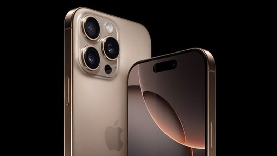 ஐபோன் 16 ப்ரோ நீங்கள் ப்ரோ மாடலை குறைந்த விலையில் வாங்க விரும்பினால், இது வெறும் ரூ .1,12,900 க்கு கிடைக்கிறது. இந்த சாதனத்தின் வெளியீட்டு விலை ரூ.1,19,900 மற்றும் விற்பனையின் போது அதன் விலை ரூ.7,000 குறைக்கப்பட்டுள்ளது. எச்.டி.எஃப்.சி வங்கி கார்டு மூலம் பணம் செலுத்தினால், ரூ.4,000 தள்ளுபடி வழங்கப்படுகிறது மற்றும் தொலைபேசியின் விலை ரூ .1,08,900 ஆகும். ஐபோன் 16 ப்ரோ நீங்கள் ப்ரோ மாடலை குறைந்த விலையில் வாங்க விரும்பினால், இது வெறும் ரூ .1,12,900 க்கு கிடைக்கிறது. இந்த சாதனத்தின் வெளியீட்டு விலை ரூ.1,19,900 மற்றும் விற்பனையின் போது அதன் விலை ரூ.7,000 குறைக்கப்பட்டுள்ளது. எச்.டி.எஃப்.சி வங்கி கார்டு மூலம் பணம் செலுத்தினால், ரூ.4,000 தள்ளுபடி வழங்கப்படுகிறது மற்றும் தொலைபேசியின் விலை ரூ .1,08,900 ஆகும்.