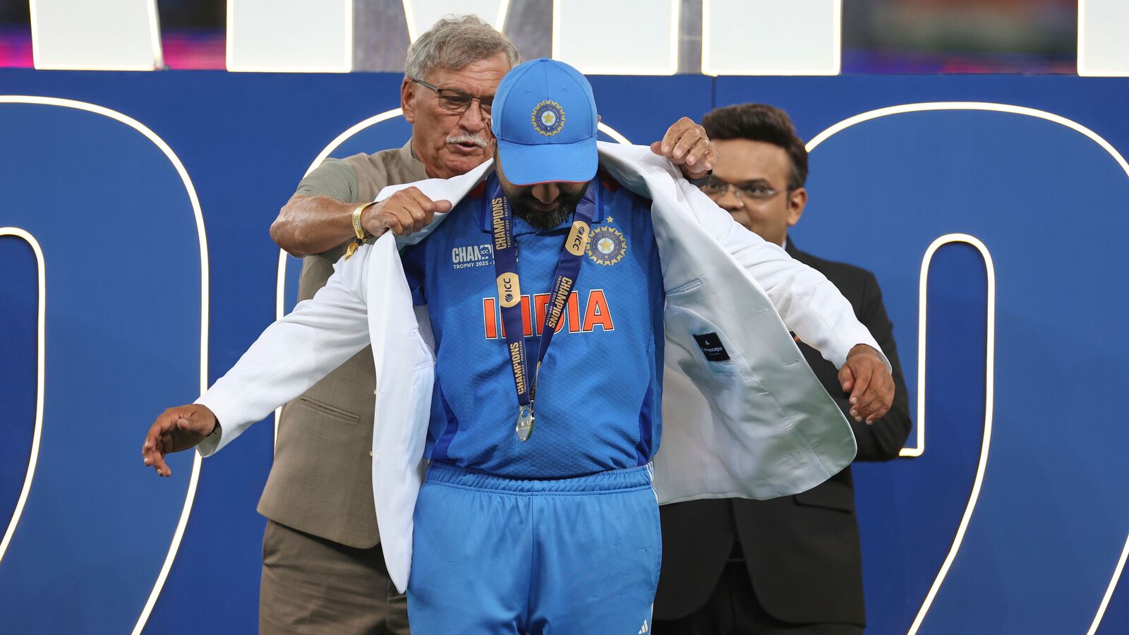 ஐசிசி சாம்பியன்ஸ் இந்தியா: ‘என்ன நடந்தாலும்.. அது தொடரும்..’ ஓய்வு குறித்து மவுனம் கலைத்த ரோஹித் சர்மா!