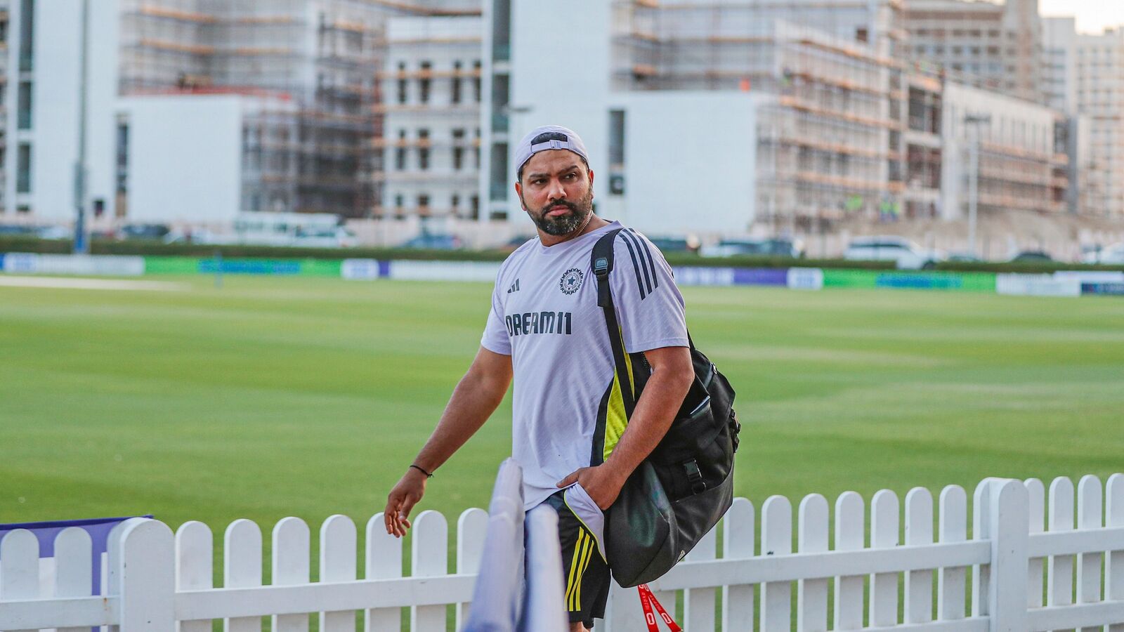 Rohit Sharma : இன்று ஓய்வை அறிவிக்கிறாரா ரோஹித் ஷர்மா? அஜித் அகர்கருடன் ஆலோசிக்க இருப்பதாக தகவல்!