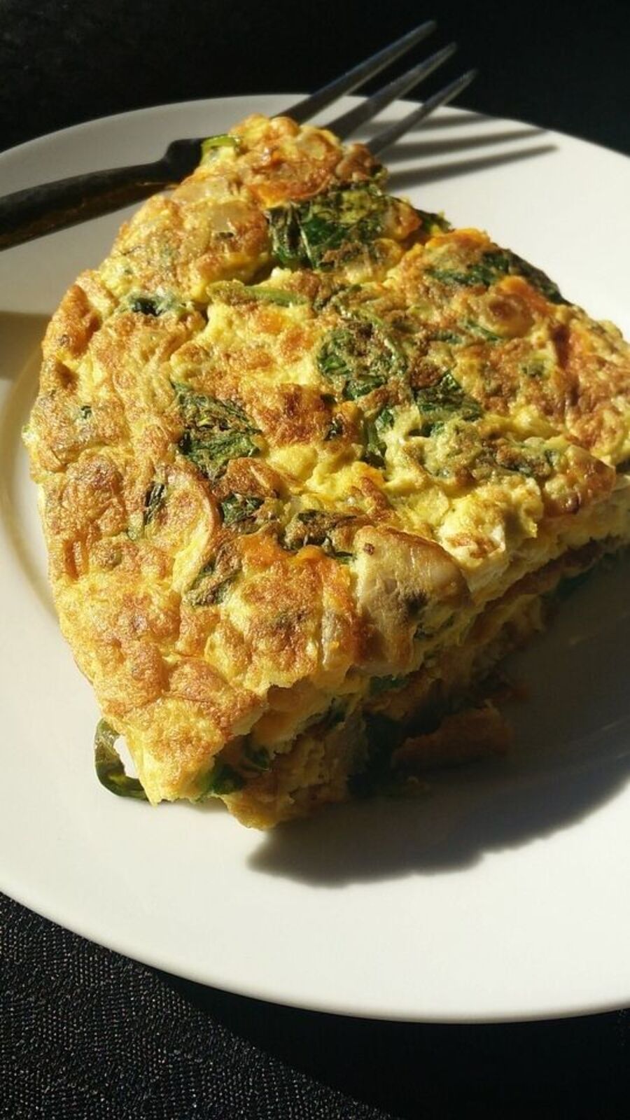 பஞ்சு போல மெத்து மெத்துன்னு  காளான் ஆம்லெட்.. எப்படி செய்யலாம் பாருங்க!