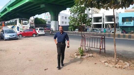 கோடநாடு, கொலை, கொள்ளை வழக்கு : முன்னாள் முதல்வர் ஜெயலலிதாவின் முதன்மை பாதுகாப்பு அதிகாரி வீரபெருமாளிடம் விசாரணை கோடநாடு, கொலை, கொள்ளை வழக்கு : முன்னாள் முதல்வர் ஜெயலலிதாவின் முதன்மை பாதுகாப்பு அதிகாரி வீரபெருமாளிடம் விசாரணை